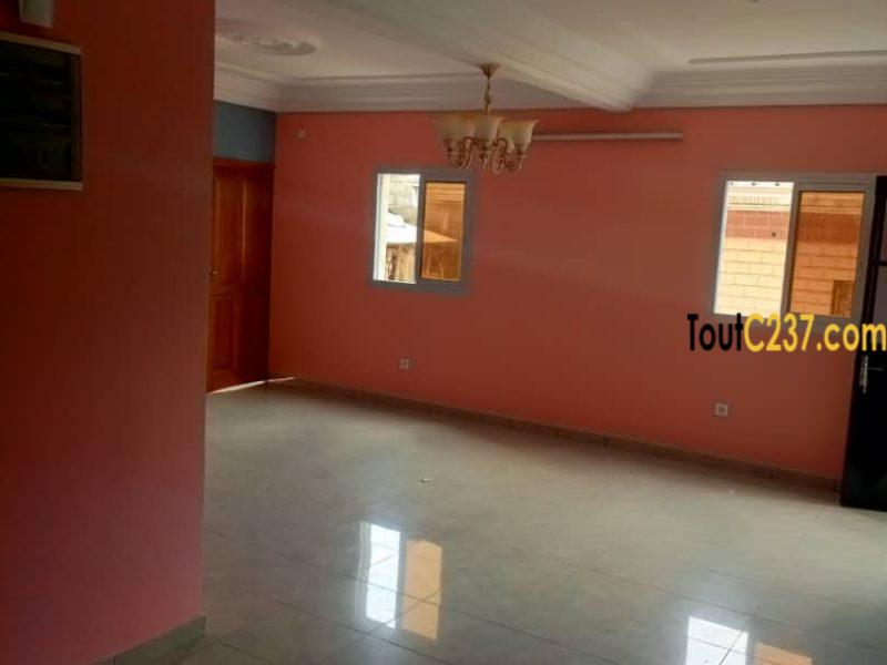 Appartemrnt de 2 chambres à louer à Makepe, Douala