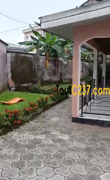 Belle villa à vendre à Nyalla (entrée école)