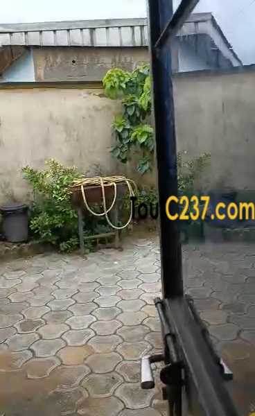 Belle villa à vendre à Nyalla (entrée école)