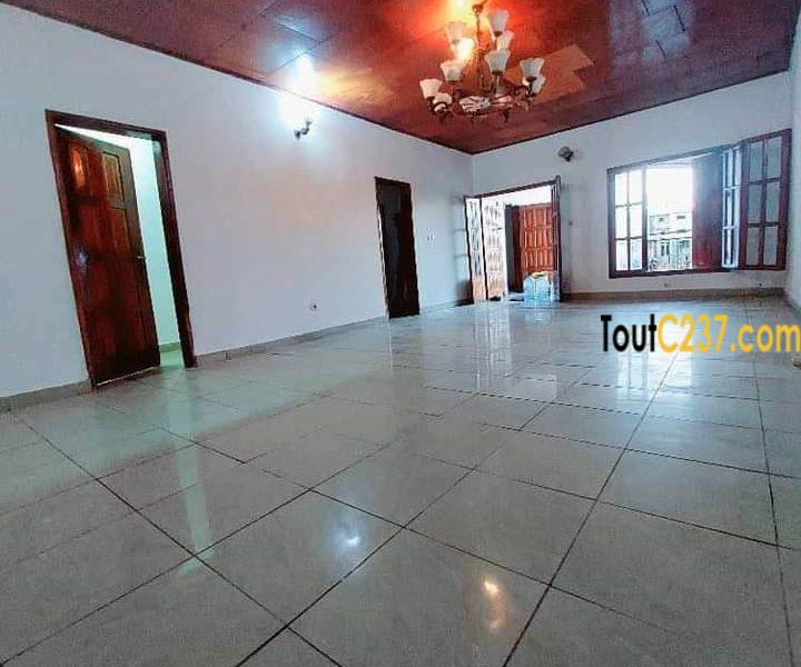 Mini duolex à louer à Logpom, Douala