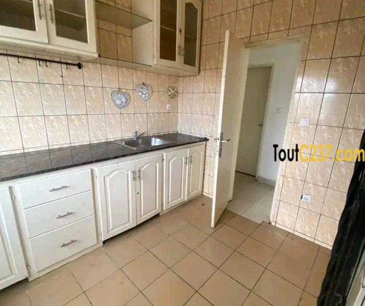 Appartement de 3 chambres à louer à Bali, Douala