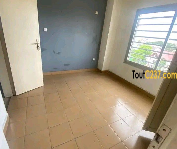 Appartement de 3 chambres à louer à Bali, Douala