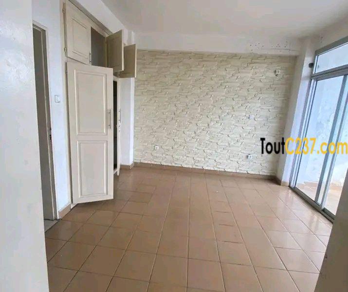 Appartement de 3 chambres à louer à Bali, Douala