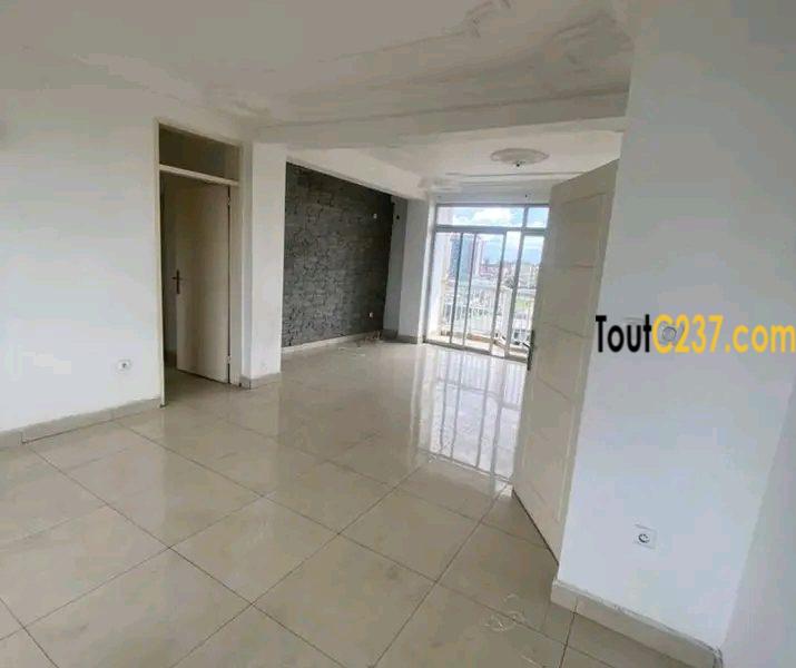 Appartement de 3 chambres à louer à Bali, Douala