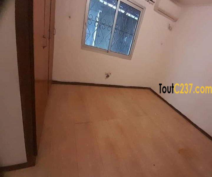 Magnifique villa à louer à Bonapriso Douala