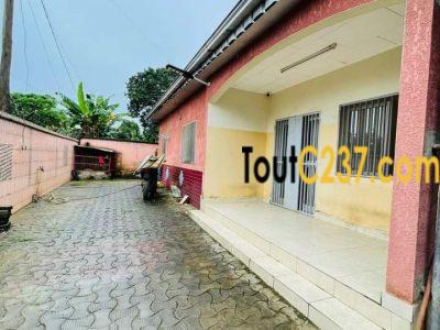 Villa à louer à Logbessou IUC, Douala