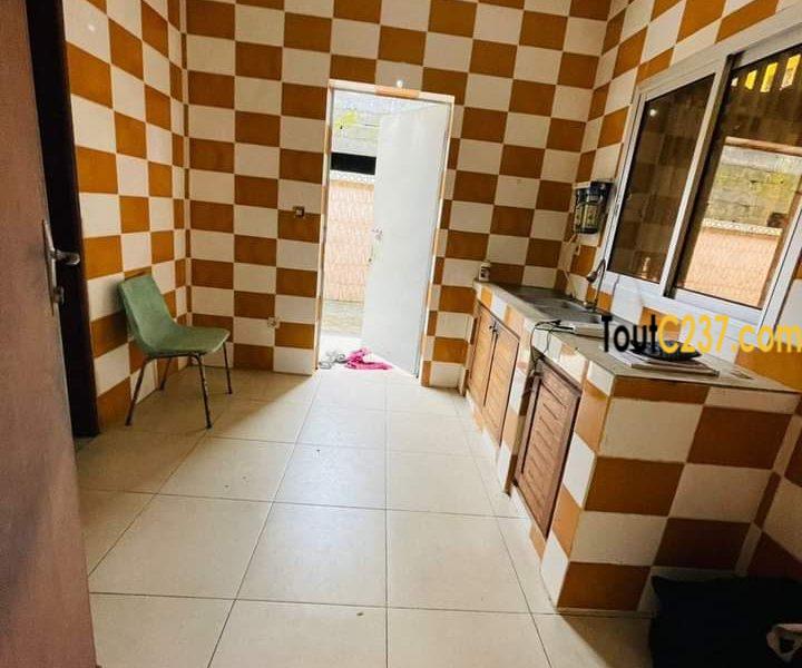 Villa à louer à Logbessou IUC, Douala