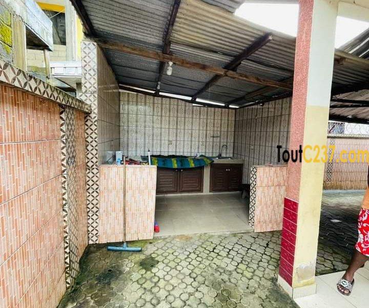 Villa à louer à Logbessou IUC, Douala