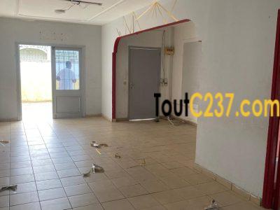 Maison sic à louer à Makepe, Douala