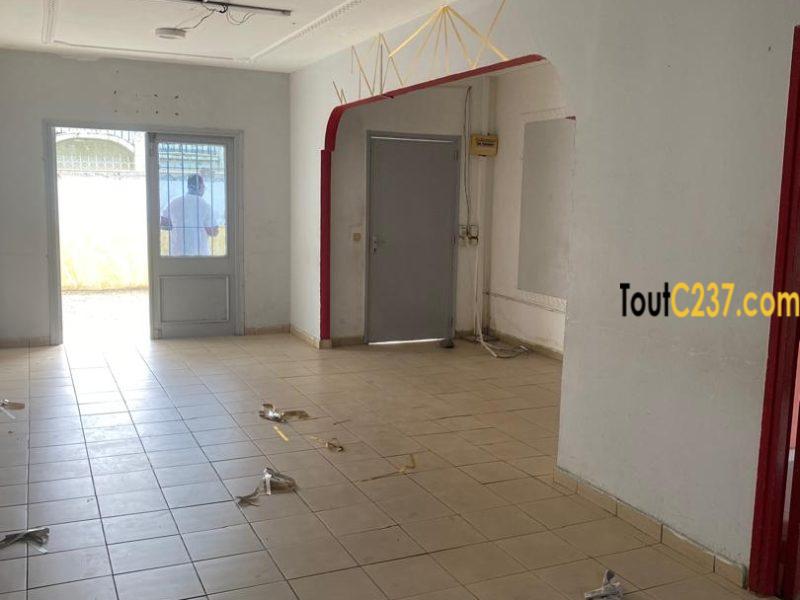 Maison sic à louer à Makepe, Douala