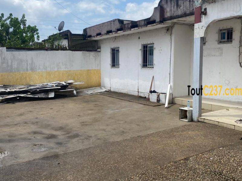 Maison sic à louer à Makepe, Douala