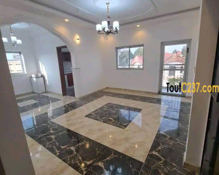 Appartement neuf à louer à Logpom, Douala