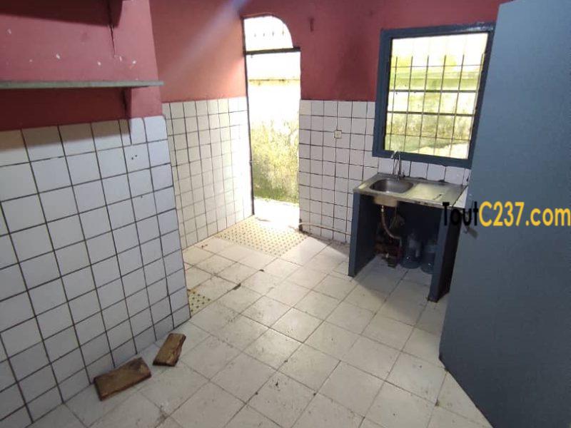 Maison sic à louer à Makepe, Douala