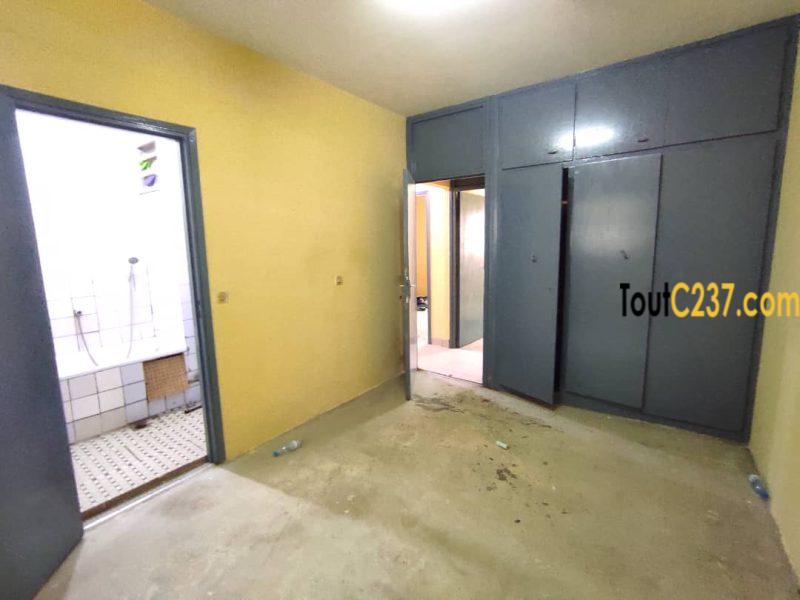 Maison sic à louer à Makepe, Douala