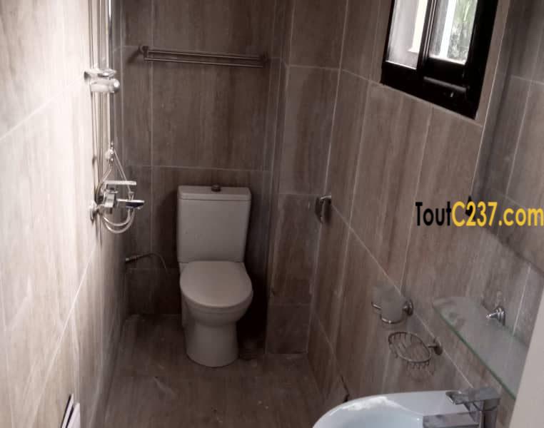 Appartemen haut standing à louer à Bonapriso