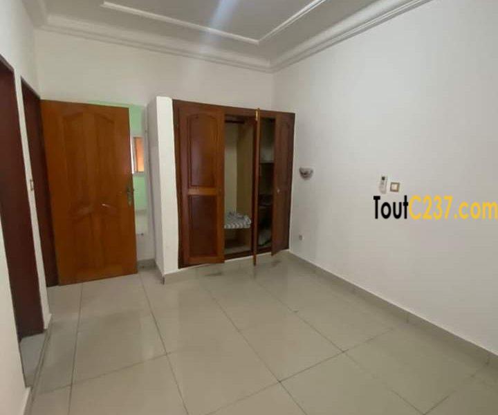 Appartement à louer à Bonapriso Douala