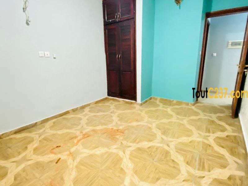 Plusieurs studios modernes à louer à Logpom, Douala