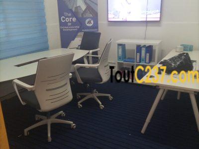 Bureau équipé à louer à Akwa, Douala