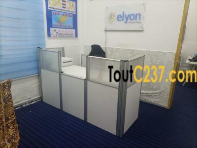 Bureau (station de travail) à louer à Akwa, Douala
