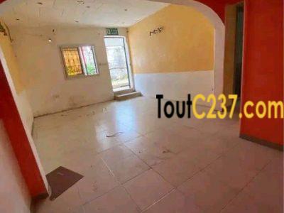 Maison à louer à Bonapriso, Douala