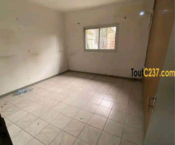 Maison à louer à Bonapriso, Douala
