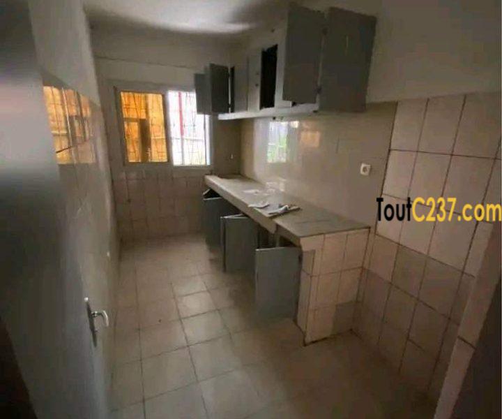 Maison à louer à Bonapriso, Douala
