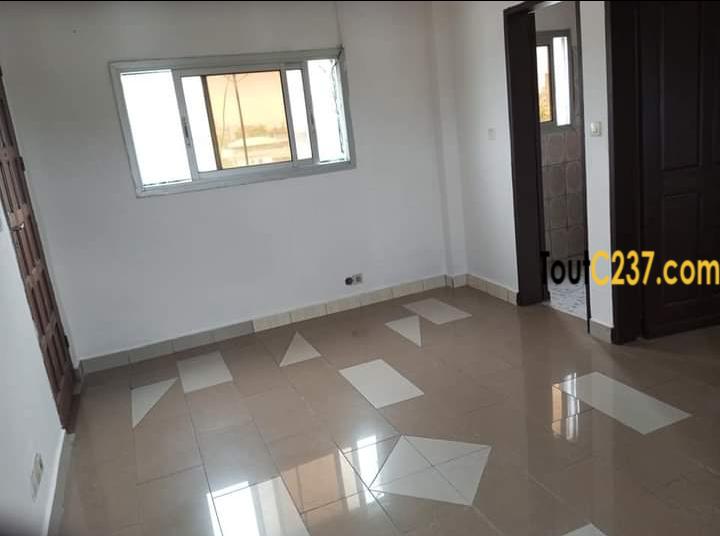 Studio moderne à louer à Bonapriso Douala