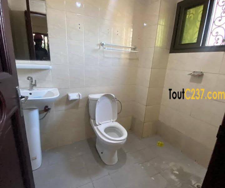 Appartement bureau et habitation à louer à Bali, Douala
