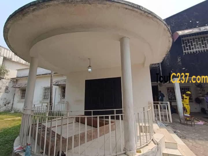 Duplex à louer à Bali, Douala