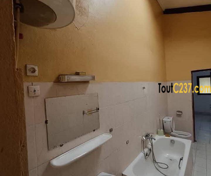 Duplex à louer à Bali, Douala