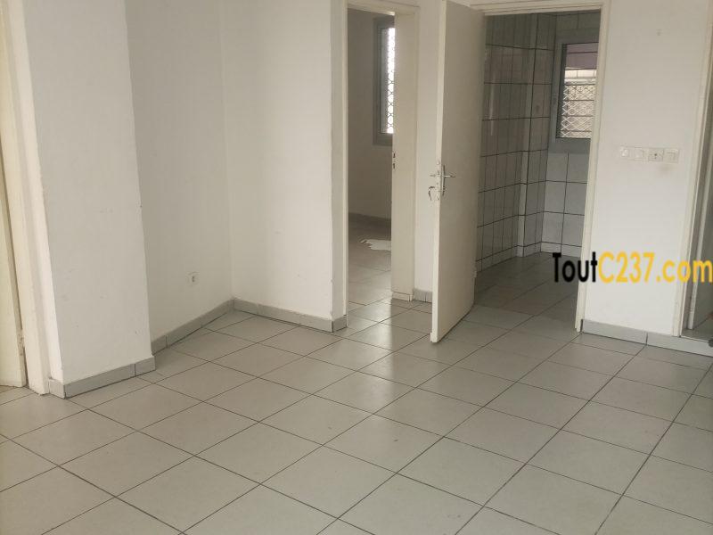 Appartement ou bureau à louer à Akwa, Douala