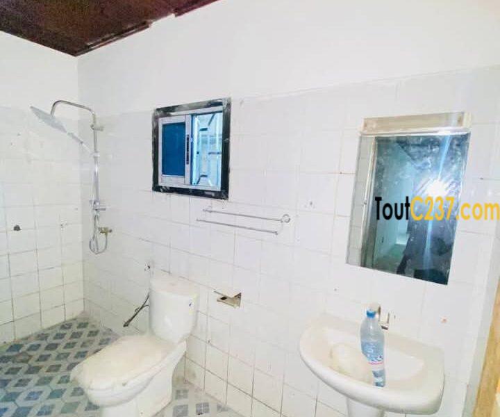 Villa à louer à Logpom, Douala