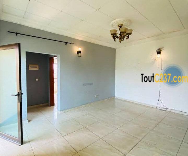 Studio Moderne à louer à Logpom, Douala