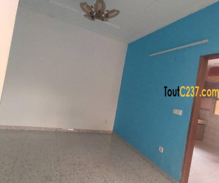 Appartement à louer à Logpom, Douala