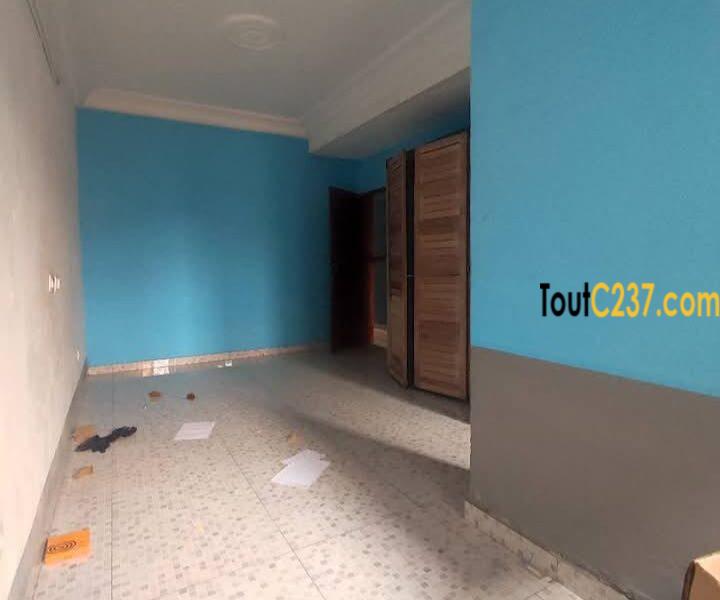Appartement à louer à Logpom, Douala