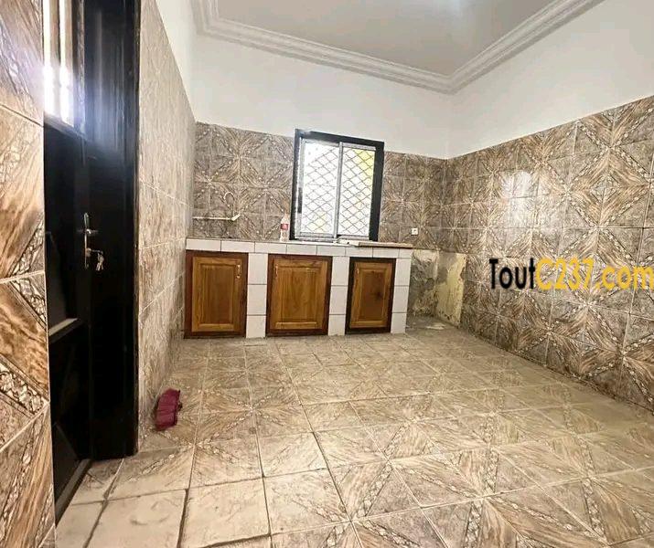 Maison entrée seule à louer a kotto,Douala