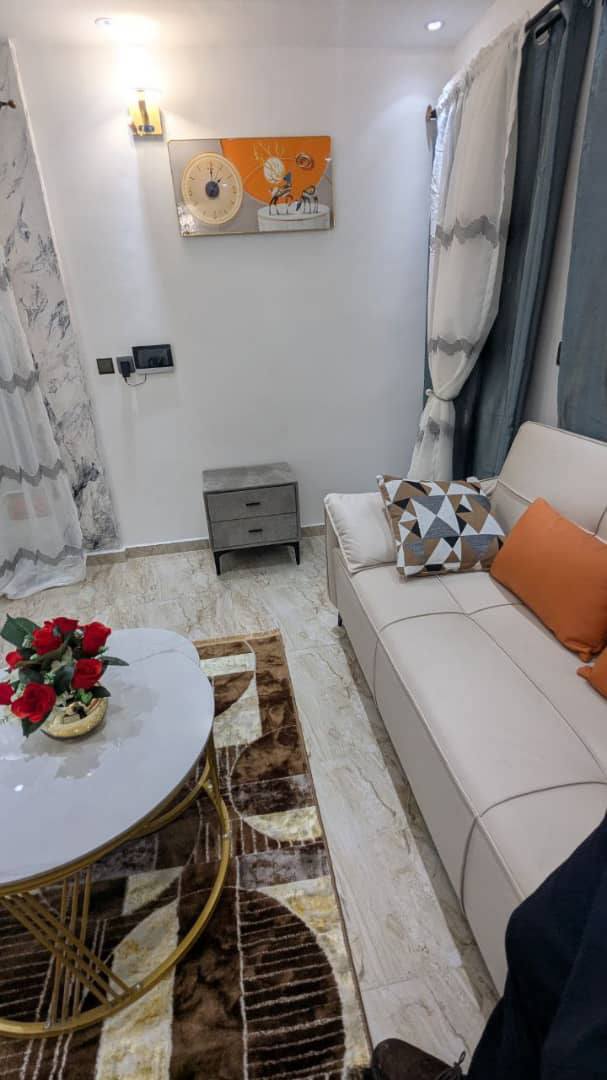 Studio Meublé à Louer à Douala – Confort, Sécurité & Court Séjour – Image 4