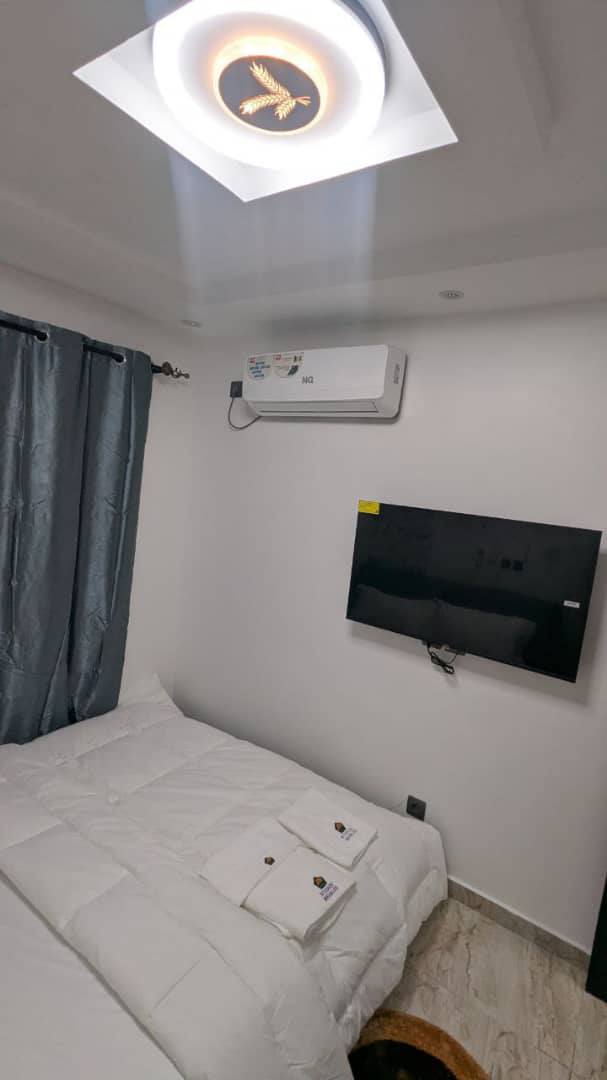 Studio Meublé à Louer à Douala – Confort, Sécurité & Court Séjour – Image 7