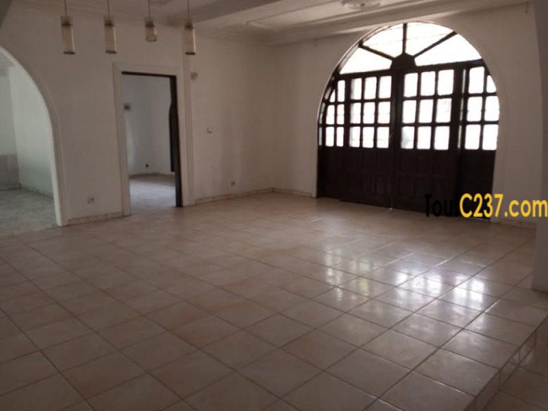 Duplex a louer a bonanjo