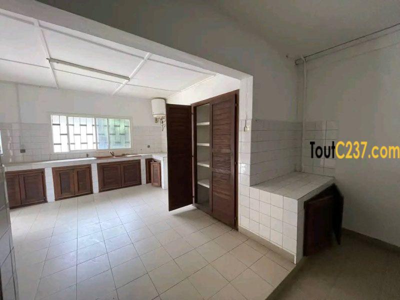 Magnifique et vaste #duplex à louer #bonapriso