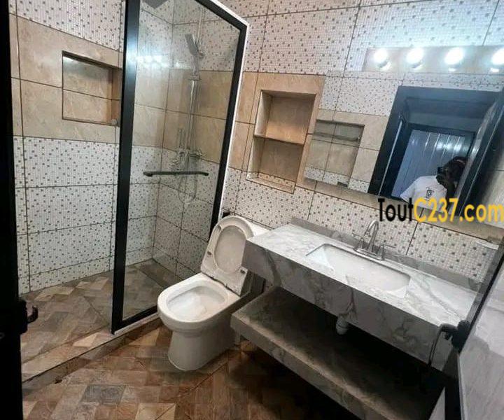 #villa à louer disponible idéal pour habitation ou commercial situé #bonamossadi