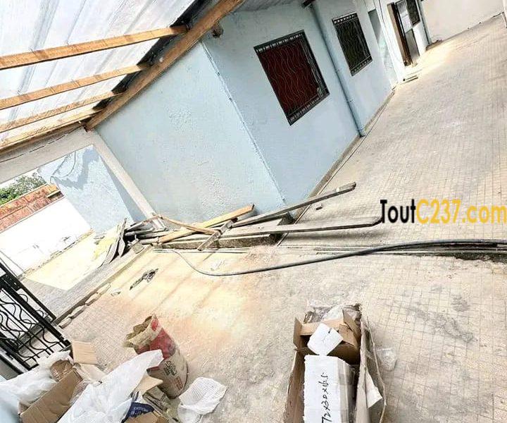 #Douala 5ieme #makepe à 37metres du goudron*villa SIC