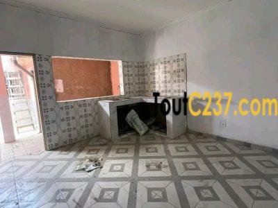 #villa à louer disponible idéal pour habitation ou commercial situé #bonamossadi