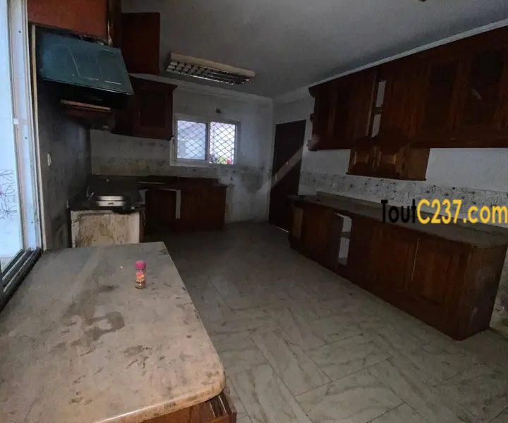 Duplex à louer à Bonapriso Douala