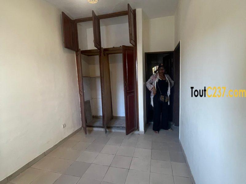 Appartement à louer à Bonamoussadi, Douala