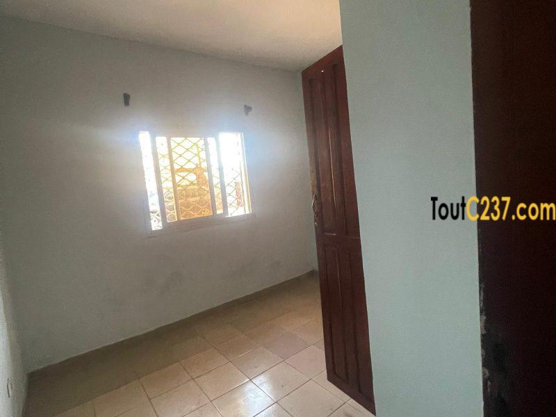 Appartement à louer à Bonamoussadi, Douala