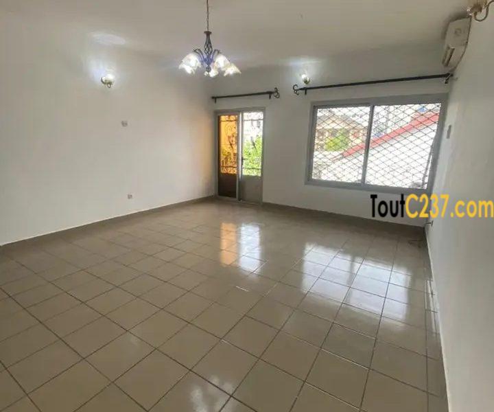 Appartement a louer à Bonanjo