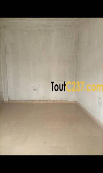 Boutique à louer à Akwa, Douala