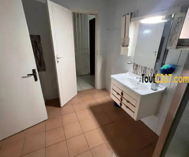 Duplex avec piscine à louer à Bonapriso