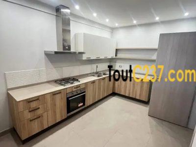 3 Appartements en duplex à louer à Bonapriso, Douala